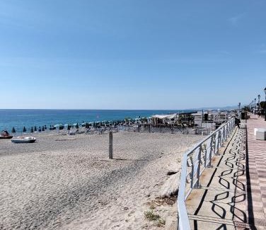 Siderno Marina Apartment | Appartamento 5 palme