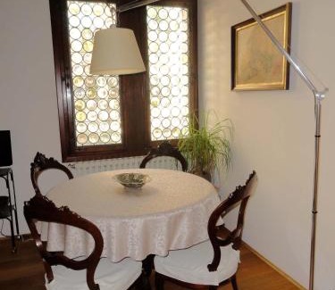 Dorsoduro Apartment | Appartamento Accademia San Vio