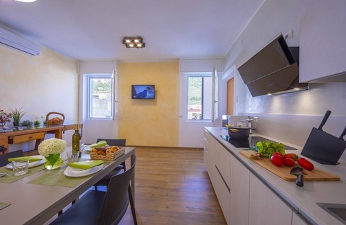Riva del Garda Apartment | Appartamento Bianca Gemma, Riva del Garda, Italy