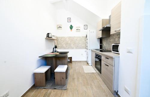 Zona XXXIII Acilia Sud Apartment | Appartamento con delizioso giardino