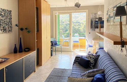 Vallebona Apartment | Appartamento con vista panoramica a 4 km dal mare