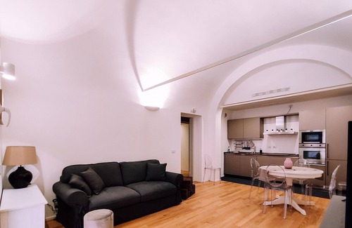 L'antico Ghetto Ebraico Apartment | Appartamento Elegante Alle Due Torri by Wonderful Italy