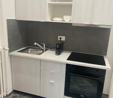 Varese Apartment | APPARTAMENTO GIORGIO
