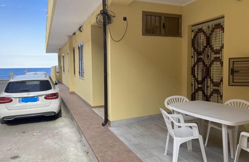 Isola di Capo Rizzuto Apartment | Appartamento smart con splendido mare sotto casa