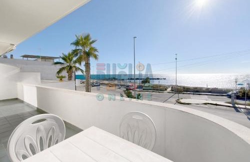 Torre Mozza Apartment | Appartamento La Torre Fronte mare Primo Piano Puglia On line