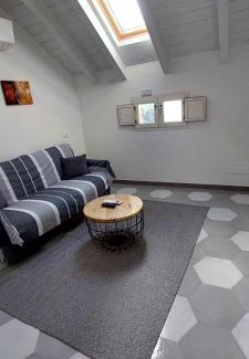 Finalborgo Apartment | Appartamento Luigia Finalborgo bike room tour ebike trekking