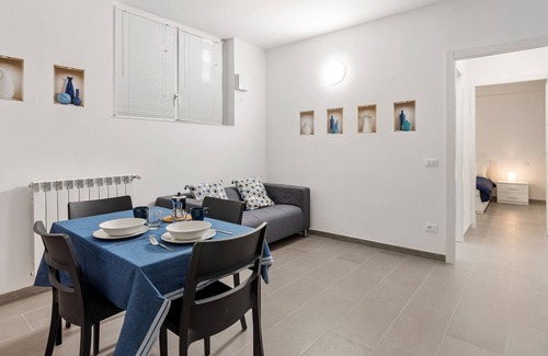 Downtown Apartment | Appartamento Staurenghi Blu - Affitti Brevi Italia