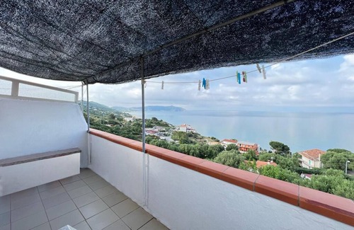 Marina di Pisciotta Apartment | Appartamento Terzo Piano Vista Mare con Terrazzino