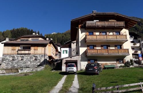 Moena Apartment | Appartamento Vista Dolomiti by GoNewLocation