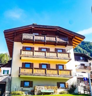 Moena Apartment | Appartamento Vista Dolomiti by GoNewLocation