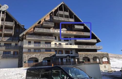Besse-et-Saint-Anastaise Apartment | Appartement bellevue sur les hauteurs de Super-Besse