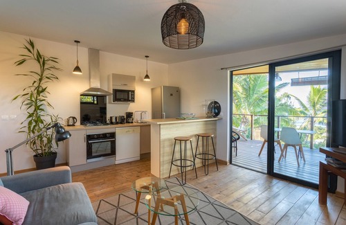 Grand Fond House | Appartement T2 calme et apaisant offrant une vue mer
