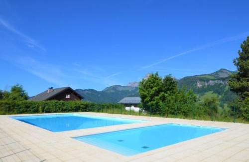 Notre-Dame-de-Bellecombe Apartment | Appartement cosy à Notre-Dame-de-Bellecombe, piscine, skis aux pieds - FR-1-505-74