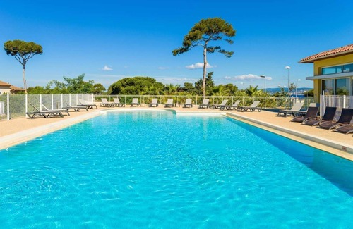 Le Brusc Condo | Appartement cosy 2 pièces pour 6 | Accès piscine!