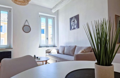 Centre Historique Apartment | Appartement à 100m des Barques