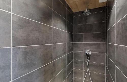 Le Chinaillon Apartment | Appartement 2 chambres avec balcon et parking proche pistes - FR-1-467-47