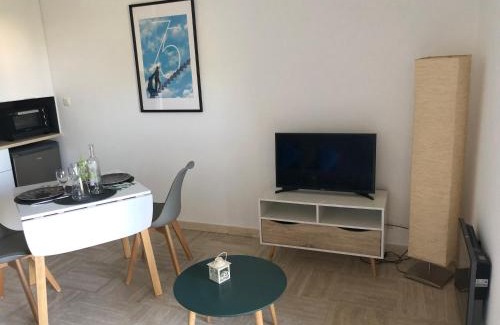 Bastide Giraud Apartment | Appartement 2 personnes calme proche de la mer piscine tennis