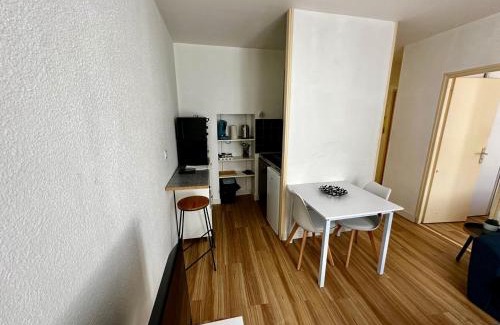 Les 3 Cites Apartment | Appartement 2 pièces - au calme sur cour