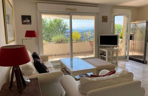 La Croix des Gardes Apartment | Appartement 2 pièces avec terrasse et piscine - 4 pers - Cannes - FR-1-609-111