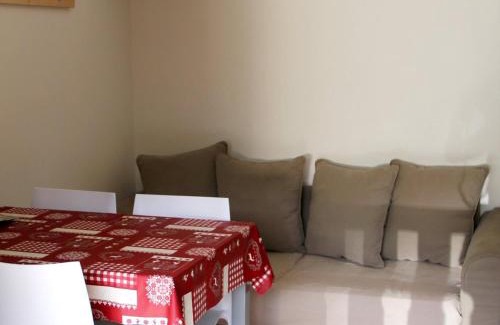 Valloire Apartment | Appartement 2 pièces cabine pour 4 pers, proche centre et pistes, balcon exposé ouest - FR-1-263-481