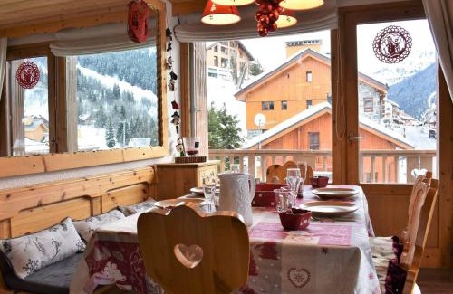 Meribel Centre Apartment | Appartement 3 pièces avec balcon, parking et wifi, proche du centre de Méribel, pour 7 personnes - FR-1-180-211