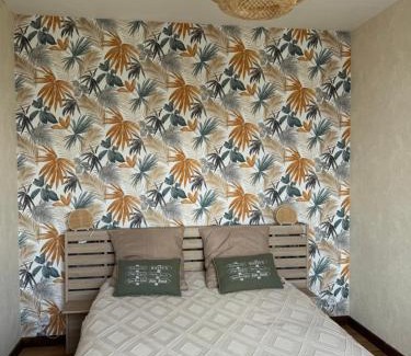 Luc-sur-Mer Apartment | Appartement 35 m2 1er étage 200 m de la mer avec jardin