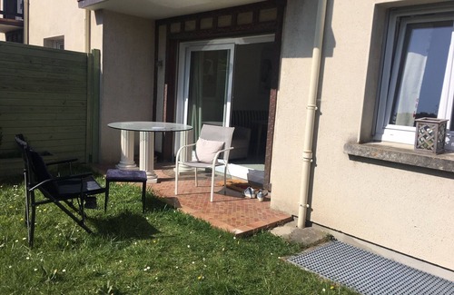 Ouistreham Apartment | Appartement 8 Personnes, 3mn de la mer , 1 mn de la Thalasso, Centre Ville,