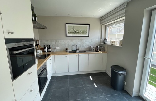 Koksijde-Bad Apartment | Appartement 8 Persons, 200m Beach