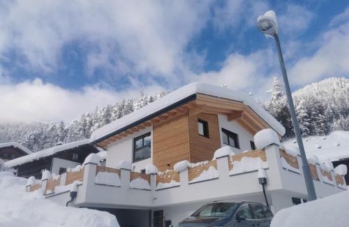 Sankt Anton am Arlberg Apartment | Appartement Grafoner