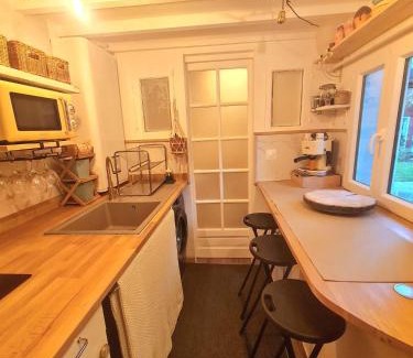 Abbesses Apartment | Appartement, atelier d'artiste