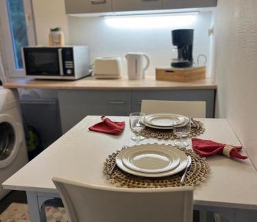 Saint-Serge Apartment | Appartement au calme 3 personnes