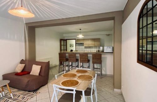 Langres Apartment | Appartement au centre-ville avec cour