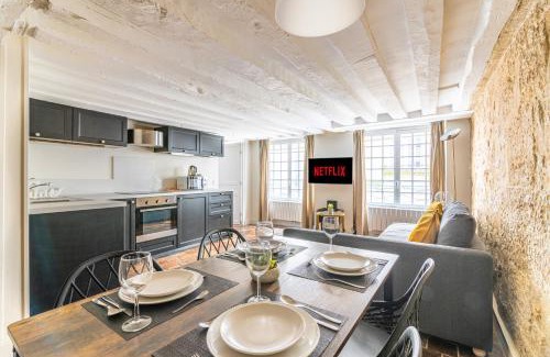 Les Iles Apartment | Appartement au coeur de Paris Île Saint-Louis Free Netflix