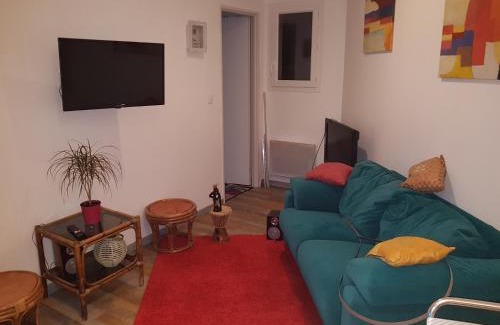 Claret House | Appartement au coeur des vignes region pic st Loup