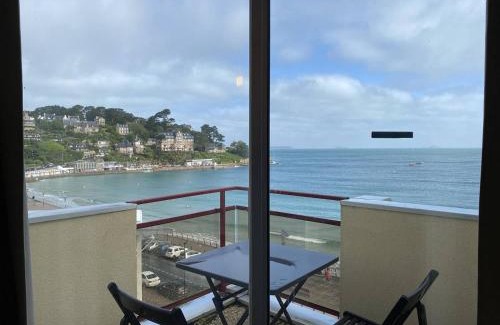 Perros-Guirec Apartment | Appartement au dernier étage plage de Trestraou à PERROS-GUIREC - ref 858