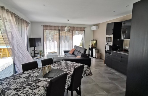Sausset-les-Pins Apartment | Appartement au Calme Avec vue sur Pinède à 500m de la mer