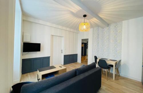 Saint-Jean-d'Angely Apartment | Appartement avec cour privée
