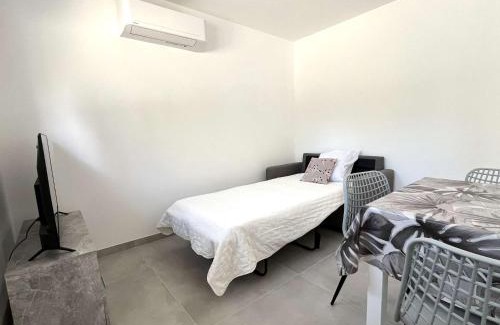 Santa-Maria-Poggio Apartment | Appartement avec terrasse à Santa Maria Poggio