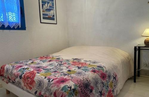 Longeville-sur-Mer Apartment | Appartement avec balcon-terrasse, parking privatif et accès plage à Longeville-sur-Mer - FR-1-336-28