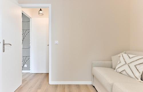 Bagnolet Apartment | Appartement avec balcon proche de la capitale - II