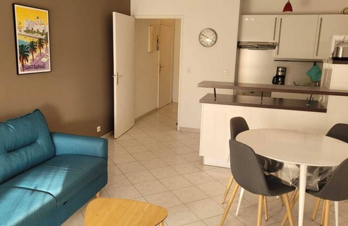 Boulouris-sur-Mer Apartment | Appartement Avec une Grande Terrasse à 100 m de la Plage