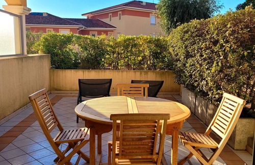 Boulouris-sur-Mer Apartment | Appartement Avec une Grande Terrasse à 100 m de la Plage