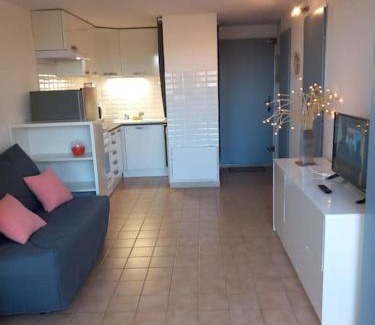 Les Ayguades Apartment | Appartement avec jardin, vue sur étang , proximité mer Gruissan Ayguades
