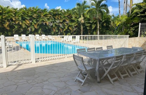 Le Lamentin Apartment | Appartement Avec Piscine, Barbecue et Jardin Privatifs