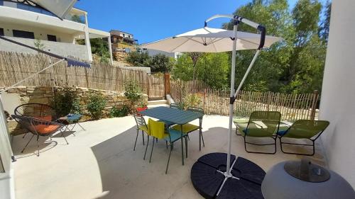 Ceyreste Apartment | Appartement avec terrasse dans maison individuelle