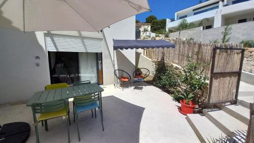 Ceyreste Apartment | Appartement avec terrasse dans maison individuelle