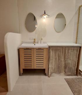 Bayonne Apartment | Appartement Bayonne dans maison basque avec jardin