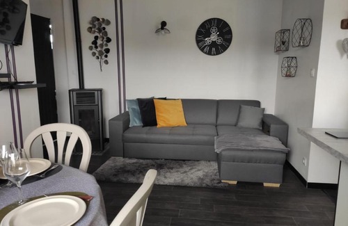 Charleville-Mezieres Apartment | Appartement cosy centre-ville wifi parking