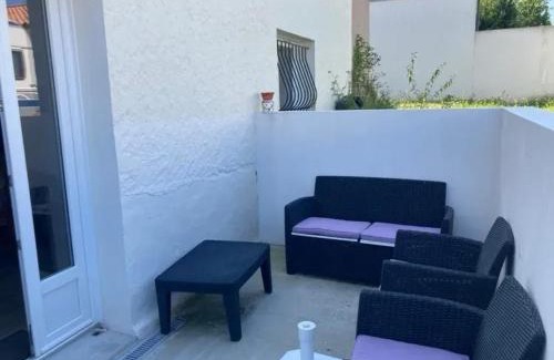Chateau-d'Olonne Apartment | Appartement charmant aux Sables-d'Olonne avec terrasse.
