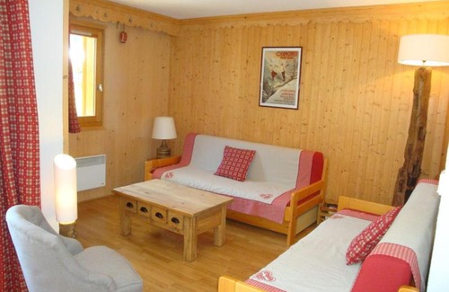 Pralognan-la-Vanoise Apartment | Appartement Chaleureux avec Balcon Sud à 600m du Centre et Proche des Pistes, Pralognan-la-Vanoise - FR-1-464-62